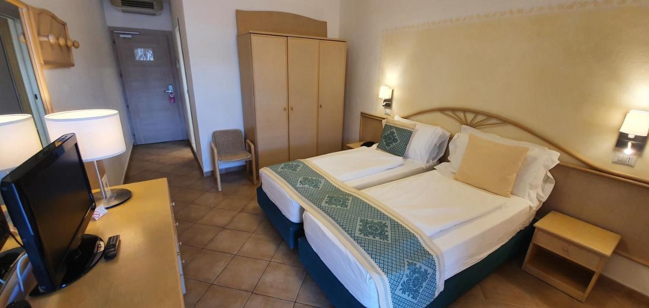 Hotel Mon Repos Baia Sardinia Exteriér fotografie