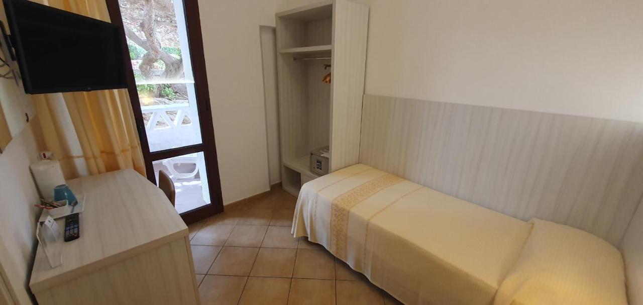 Hotel Mon Repos Baia Sardinia Exteriér fotografie